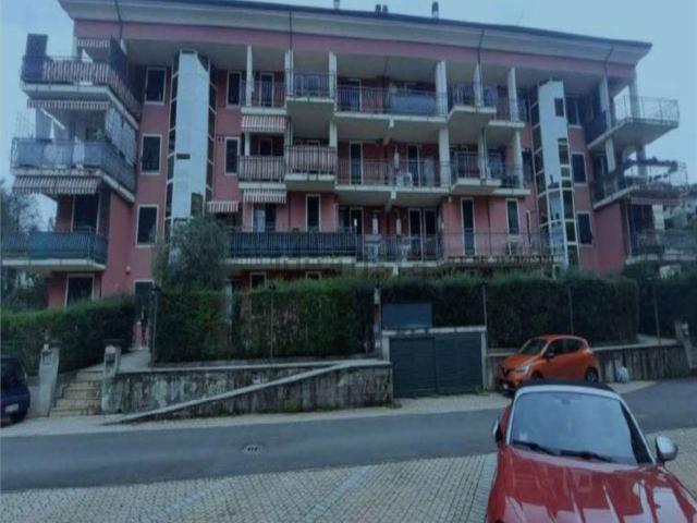 Appartamento in vendita di 132 m² in Via Paesi Bassi