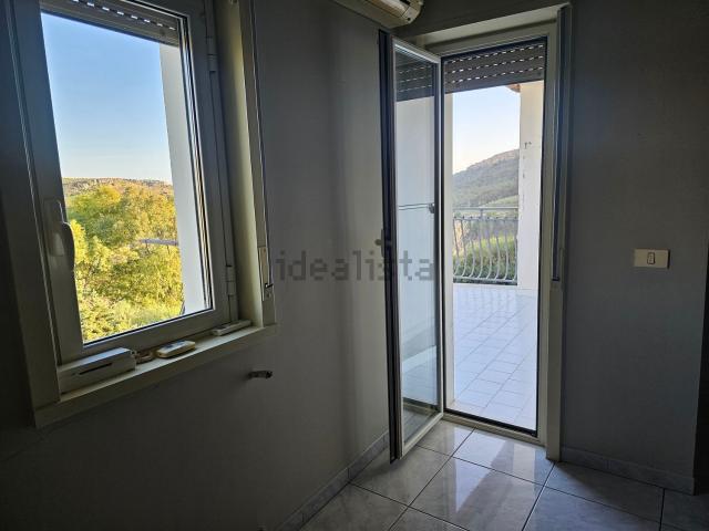 Appartamento in vendita di 132 m² in Via Pier Santi Mattarella, 378
