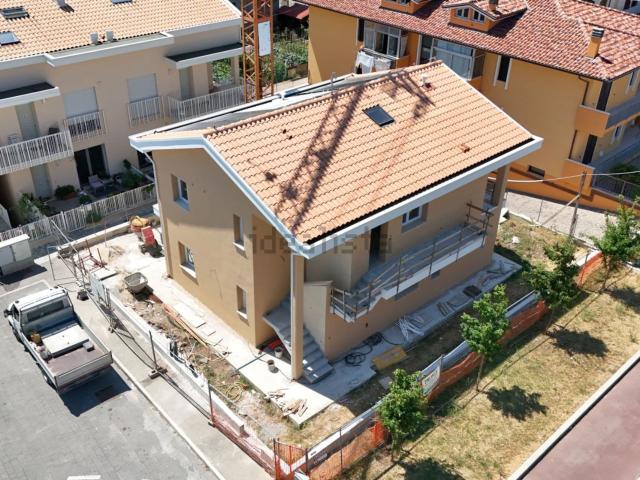 Appartamento in vendita di 132 m² in Via Tomba, 76
