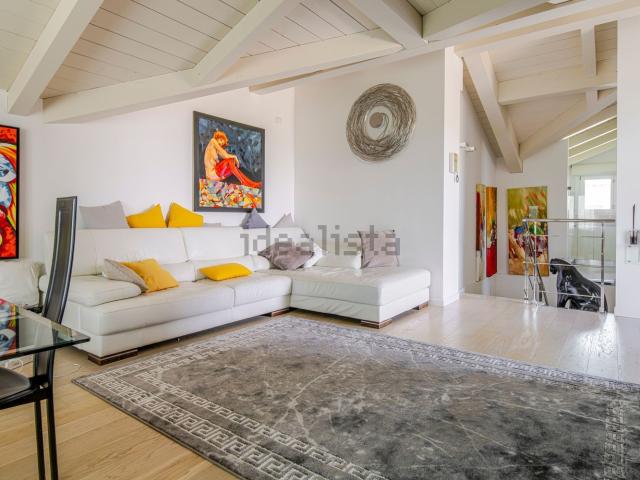 Appartamento in vendita di 132 m² in Via Umberto Nobile, 133