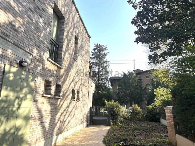 Appartamento in vendita di 132 m² in Via V. Gambara