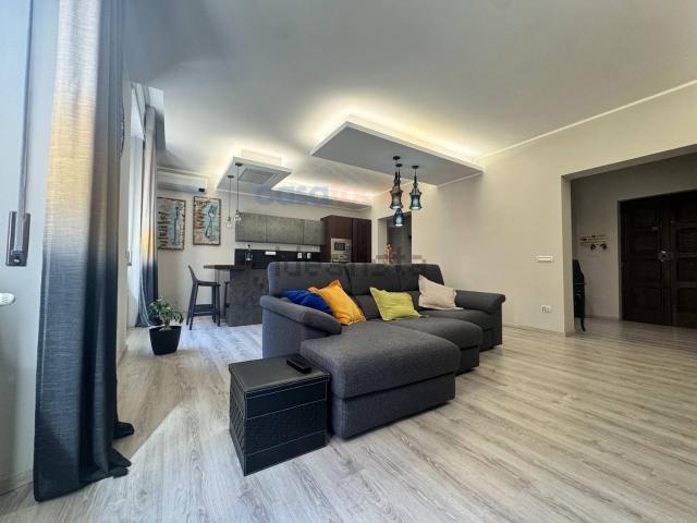 Appartamento in vendita di 132 m² in Viale Cesare Battisti