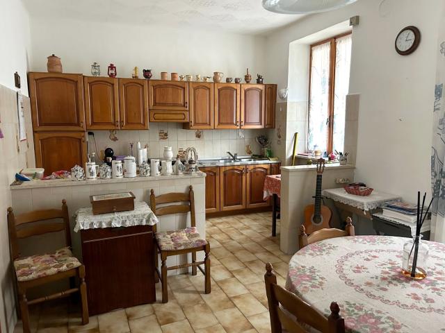 Appartamento in vendita di 132 m² in Frazione Ponzone, 302