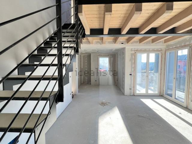 Appartamento in vendita di 133 m² in Via Guglielmo Pelizzo, 11