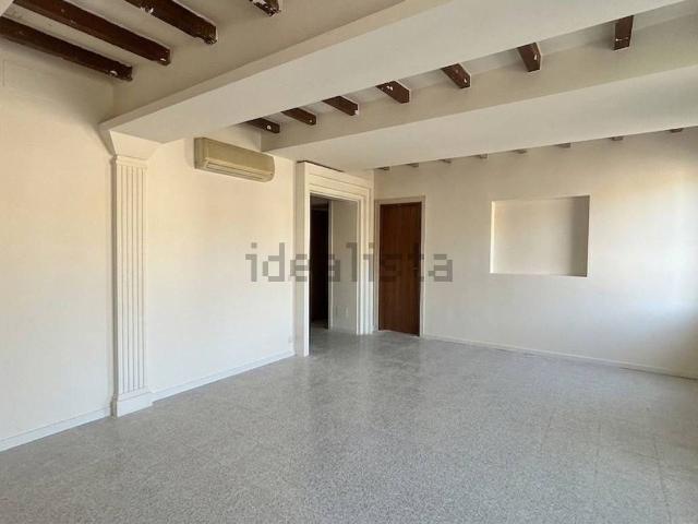 Appartamento in vendita di 133 m² in Via Inigo Campioni