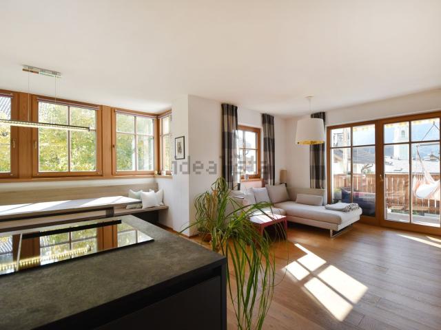 Appartamento in vendita di 133 m² in Via Josef Walch, 3