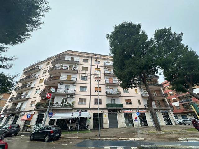 Appartamento in vendita di 133 m² in Viale Ofanto, 216