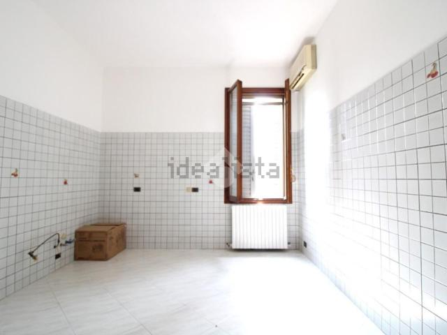 Appartamento in vendita di 134 m² in Via C.Bergamini, 350