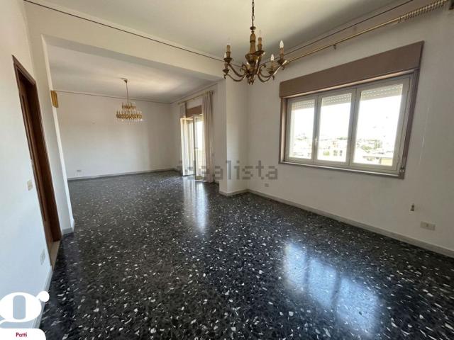 Appartamento in vendita di 134 m² in Via Carlo Cattaneo, 4