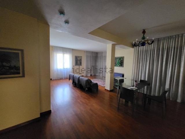 Appartamento in vendita di 134 m² in Via Generale Gattinara