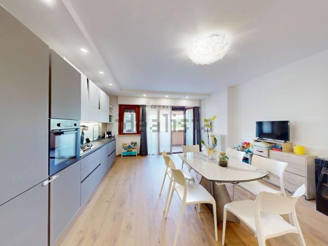 Appartamento in vendita di 134 m² in Via dell&apos  Aeronautica, 1
