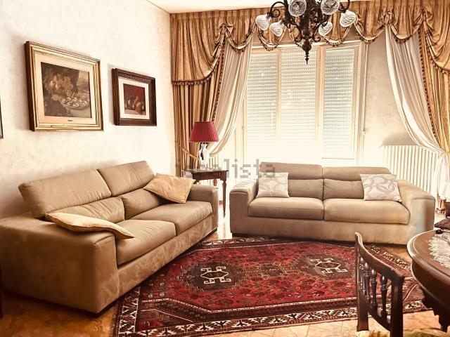 Appartamento in vendita di 134 m² in Via della Costituzione