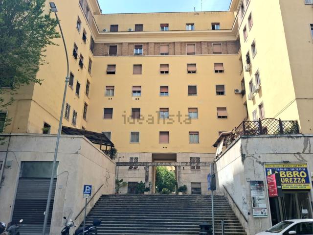Appartamento in vendita di 134 m² in Via di Donna Olimpia