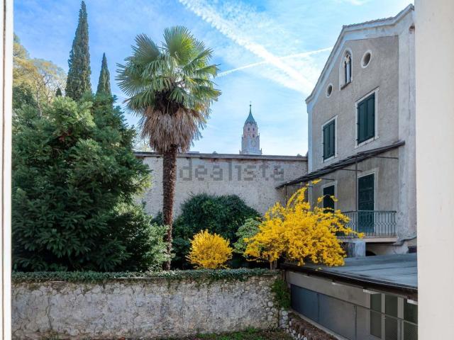 Appartamento in vendita di 134 m² in Via Portici, 88