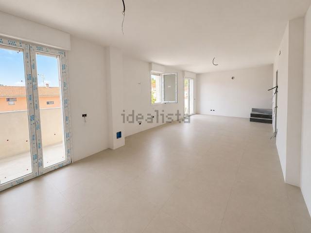 Appartamento in vendita di 134 m² in Via Petrarca, 33