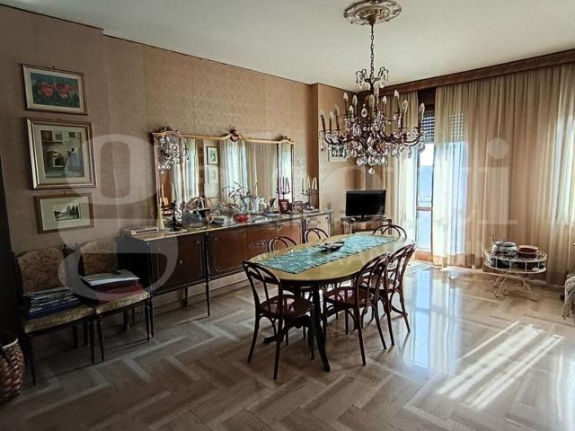 Appartamento in vendita di 134 m² in Via Pietro Giardini, 398