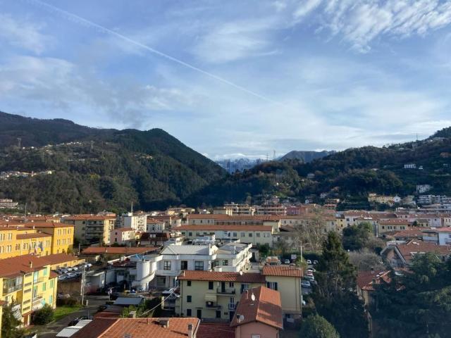 Appartamento in vendita di 134 m² in Viale Eugenio Chiesa, 21