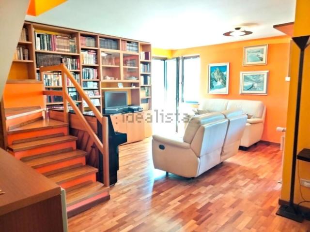 Appartamento in vendita di 134 m² in Frazione Saint Maurice, 144