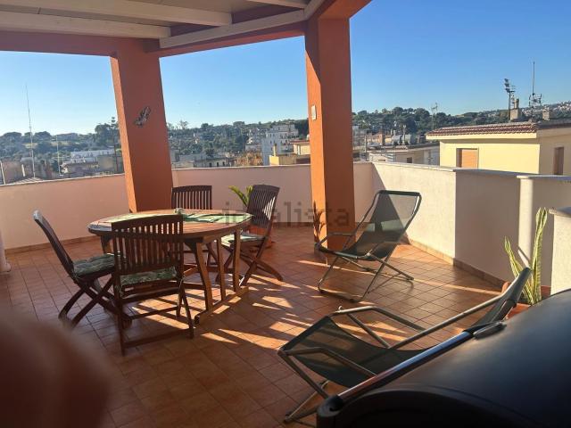 Appartamento in vendita di 135 m² in Via Cornelia