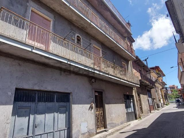 Appartamento in vendita di 135 m² in Via Catania, 10
