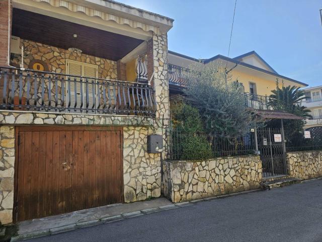 Appartamento in vendita di 135 m² in Via Catena