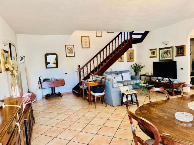 Appartamento in vendita di 135 m² in Via Cavaiola