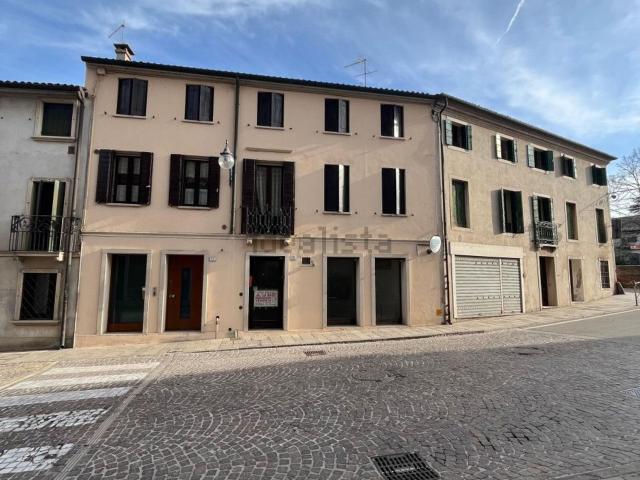 Appartamento in vendita di 135 m² in Via Cavour, 81