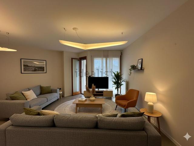 Appartamento in vendita di 135 m² in Via Carlo Montanari, 8