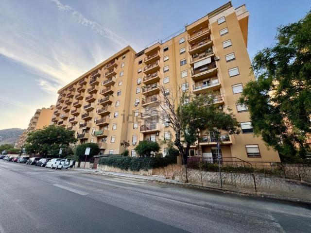 Appartamento in vendita di 135 m² in Via Cesare Terranova, 34