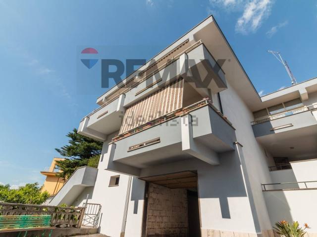 Appartamento in vendita di 135 m² in Via Cupa, 15