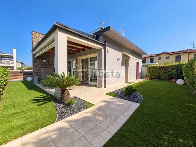Appartamento in vendita di 135 m² in Via Achille Ambrosi