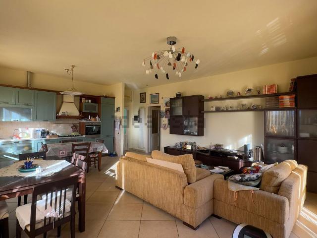 Appartamento in vendita di 135 m² in Via Acquala