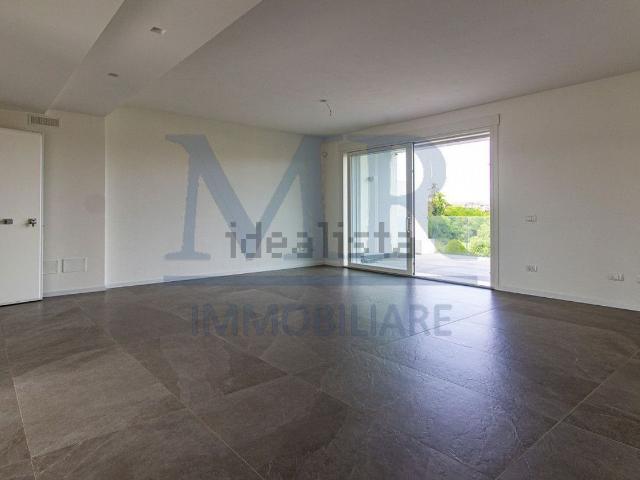 Appartamento in vendita di 135 m² in Via Aureliana