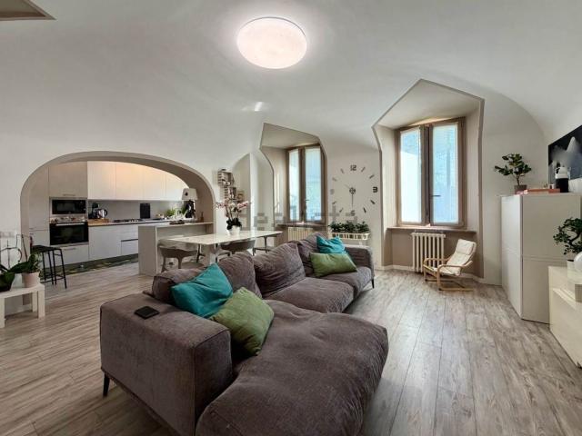 Appartamento in vendita di 135 m² in Via Brigata Valgrande Martire, 62