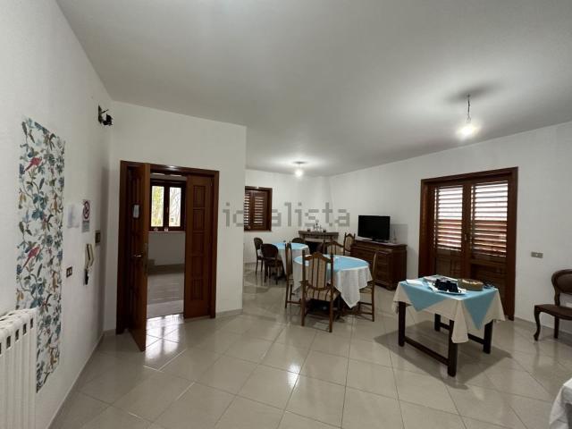 Appartamento in vendita di 135 m² in Via g. D&apos Annunzio, 102