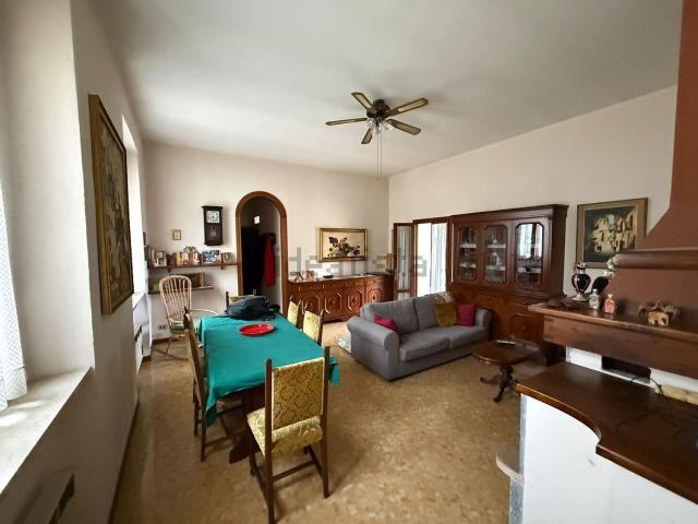 Appartamento in vendita di 135 m² in Via G. Garibaldi, 830