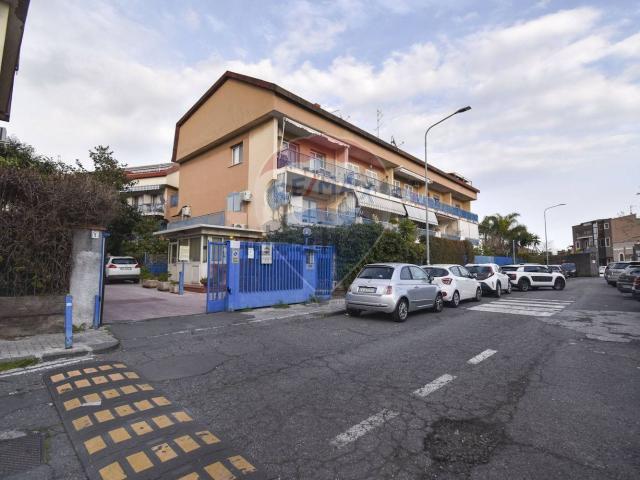 Appartamento in vendita di 135 m² in Via G. Leopardi, 1