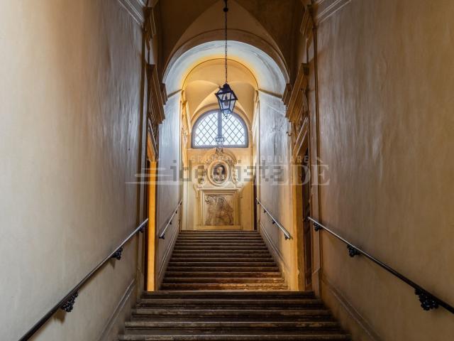 Appartamento in vendita di 135 m² in Via Giulia