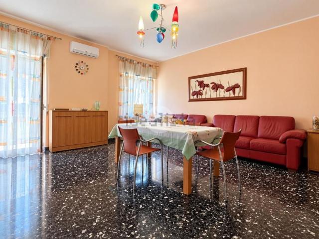 Appartamento in vendita di 135 m² in Via Giacomo Leopardi, 6