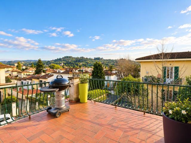 Appartamento in vendita di 135 m² in Via Giosuè Borsi