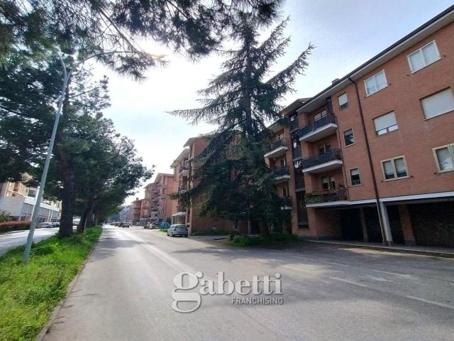 Appartamento in vendita di 135 m² in Via Giosuè Carducci