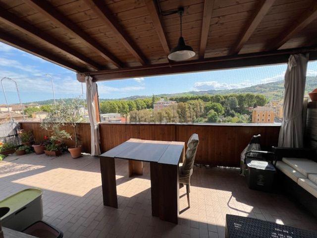 Appartamento in vendita di 135 m² in Via Dante Alighieri, 1