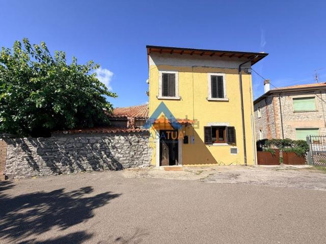 Appartamento in vendita di 135 m² in Via Dante Alighieri