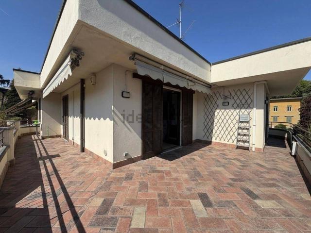 Appartamento in vendita di 135 m² in Via degli Artigiani, 3