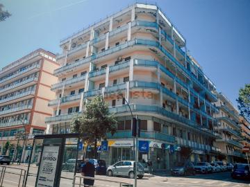 Appartamento in vendita di 135 m² in Via dei Marrucini, 5