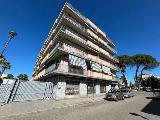 Appartamento in vendita di 135 m² in Via del Circuito, 82