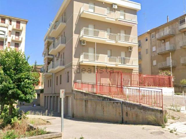 Appartamento in vendita di 135 m² in Via della Regione Siciliana, 24