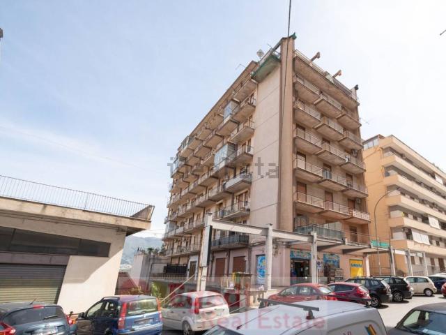 Appartamento in vendita di 135 m² in Via della Repubblica, 61