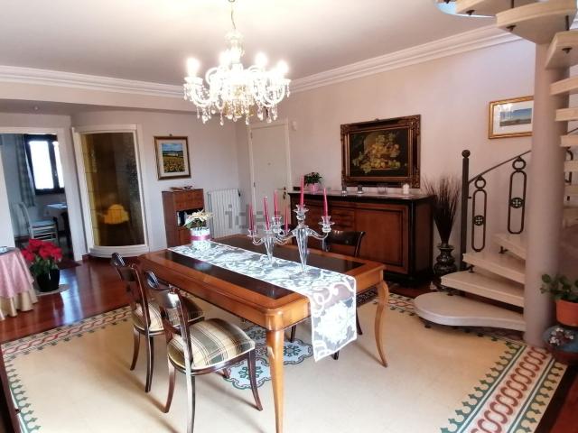 Appartamento in vendita di 135 m² in Via delle Dolomiti