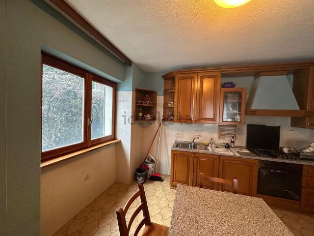 Appartamento in vendita di 135 m² in Via Ezio Vanoni, 53